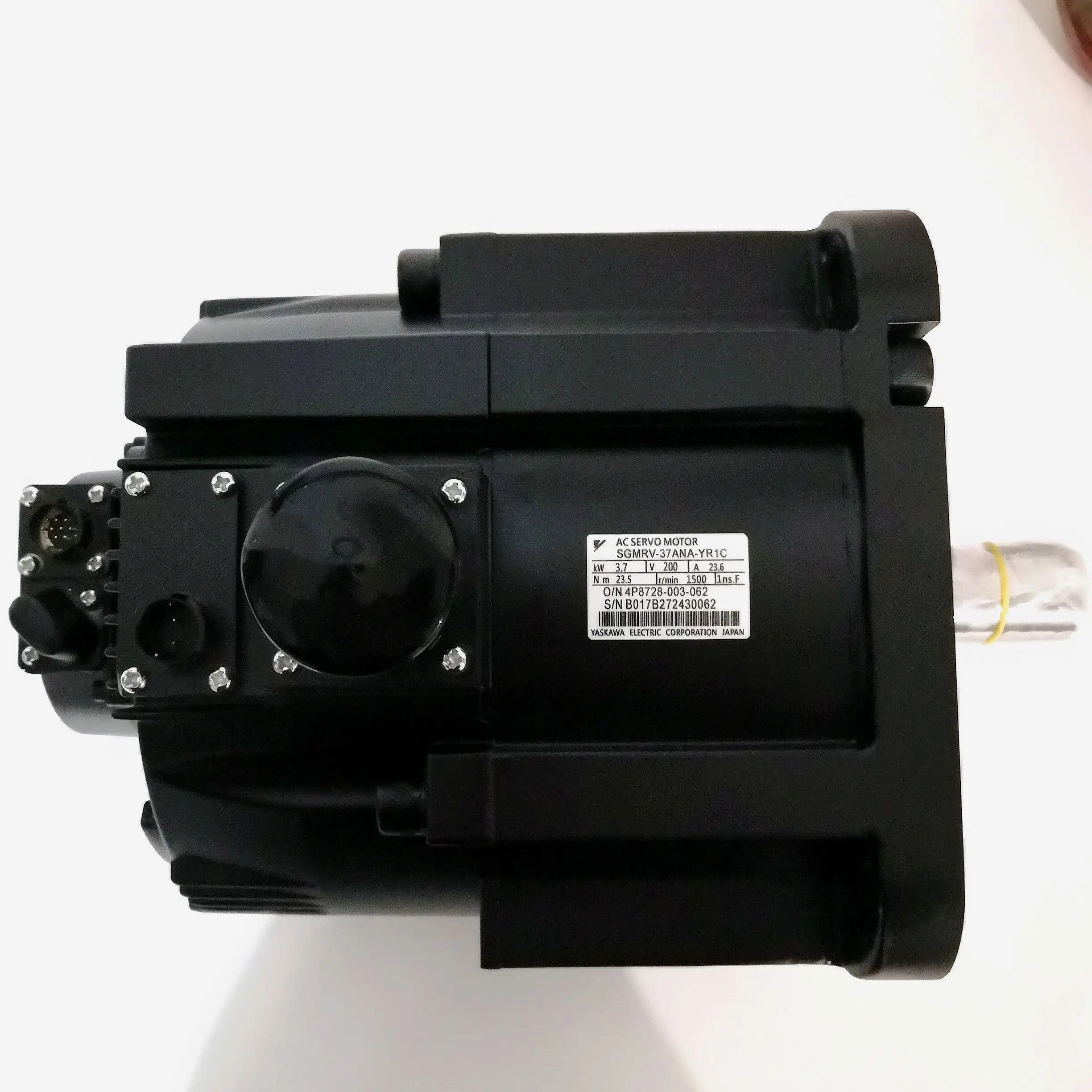 

Серводвигатель SGMRV-37ANA-YR1C, новый, SGMRV 37ANA YR1C, быстрая доставка