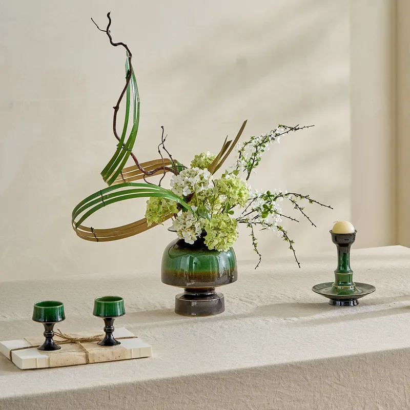 Green Floral Ceramic Vase Oriental Art Style Home Decor for Tea Room Office Club Creative Original Flower Pot Ornament Gift