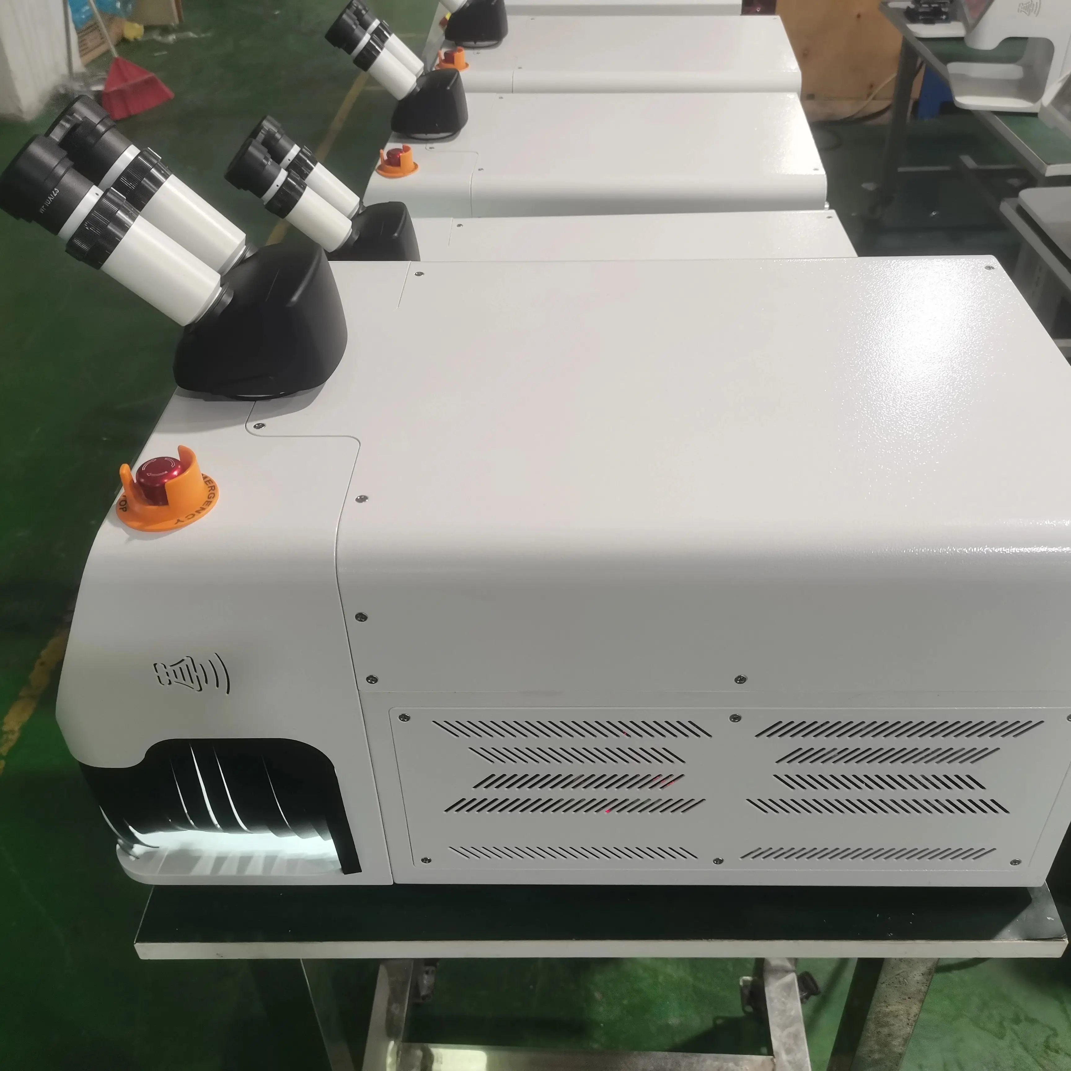 200W Mini Desktop YAG Laser Jewelry Welder for Rings Necklace Repair Gold Silver Platinum Spot Welding