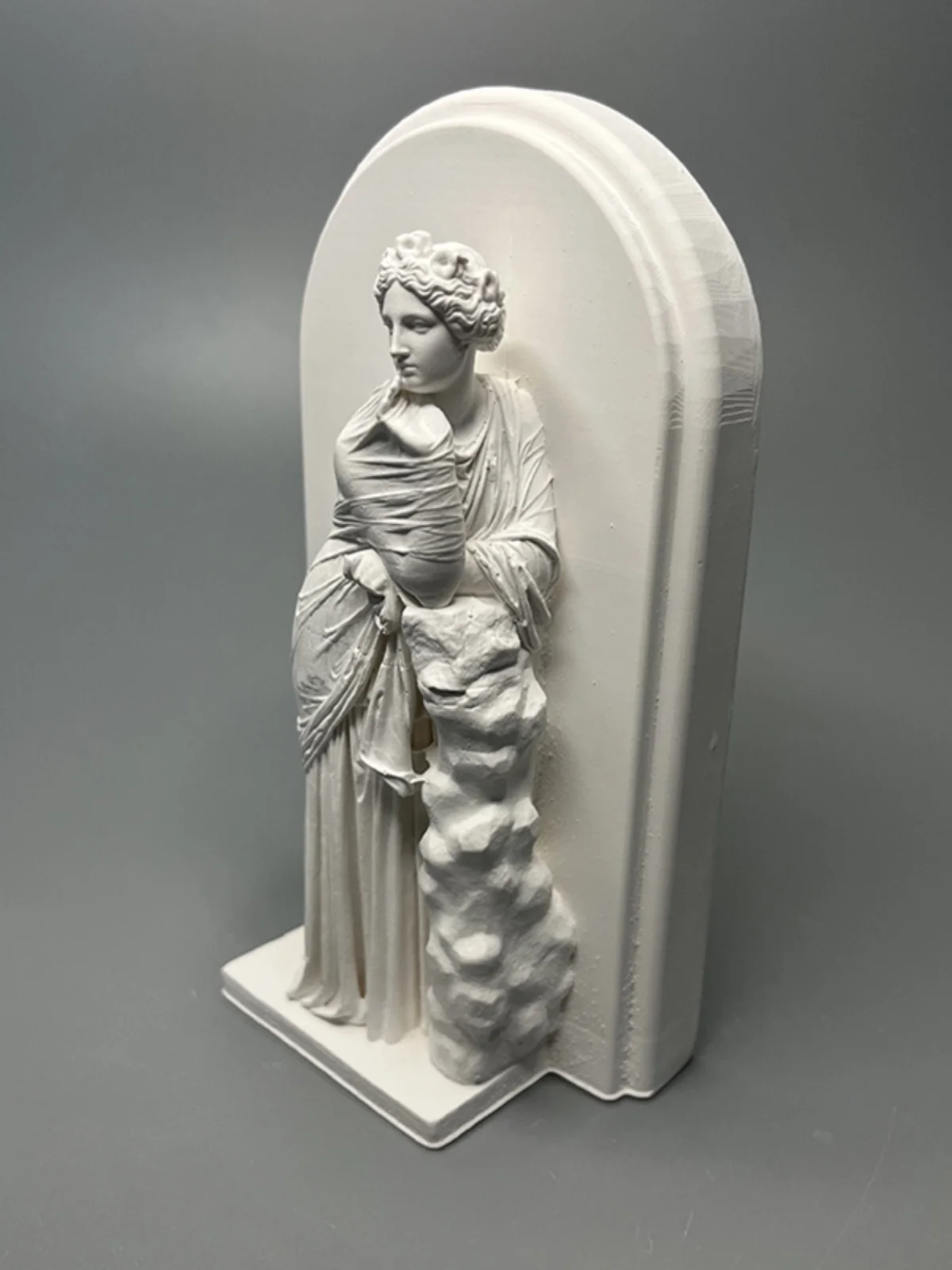 The Louvre celebrates the Muse Sculpture Art Gypsum Statue Home Ornament Diffuser Stone Birthday Gift