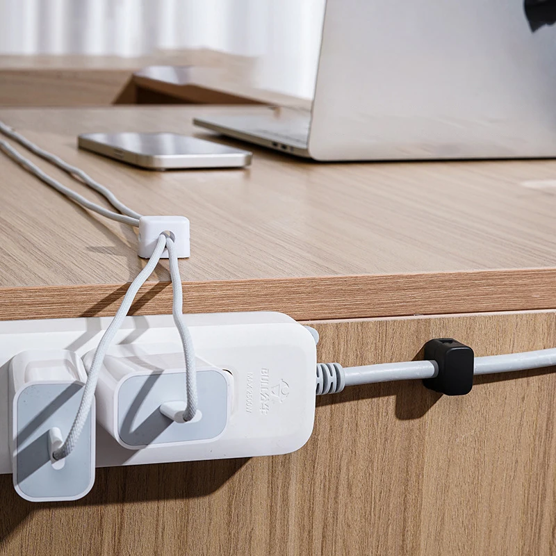 สายเคเบิลคลิปยึดสายเคเบิ้ลเรียบปรับได้สำหรับยึดที่เก็บสายใต้โต๊ะการจัดการสายเคเบิล