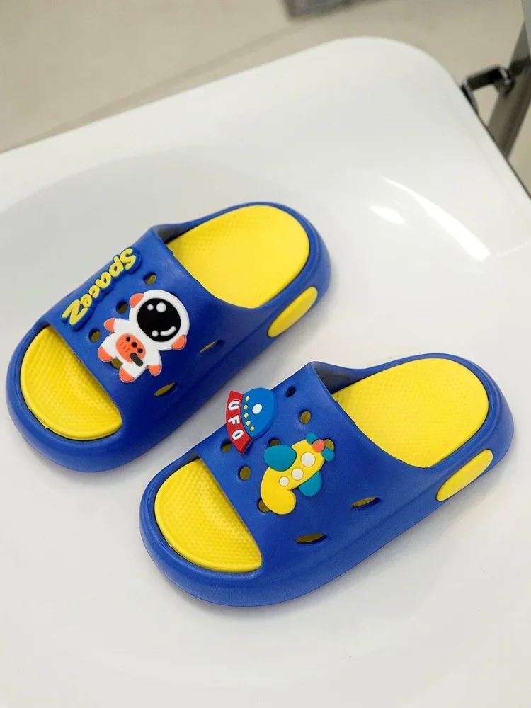 

2025 New Cute Cartoon Summer DIY Indoor and Outdoor Boys Fashion Slippers Beach Sandals