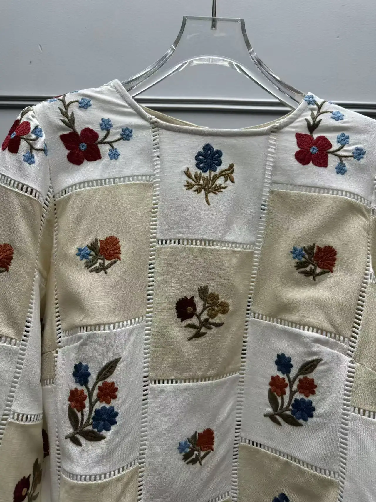 Chemisier brodé à fleurs pour femmes, ajouré, en coton épissé, col rond, manches longues, Chemise printemps 2026
