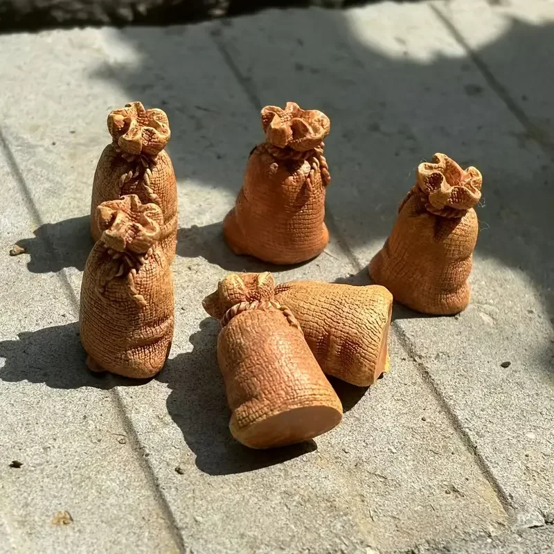 6 Pcs Resin Crafted Realistic Burlap Sack Statues Miniatures for Multiple Scenes Christmas Home Decoration