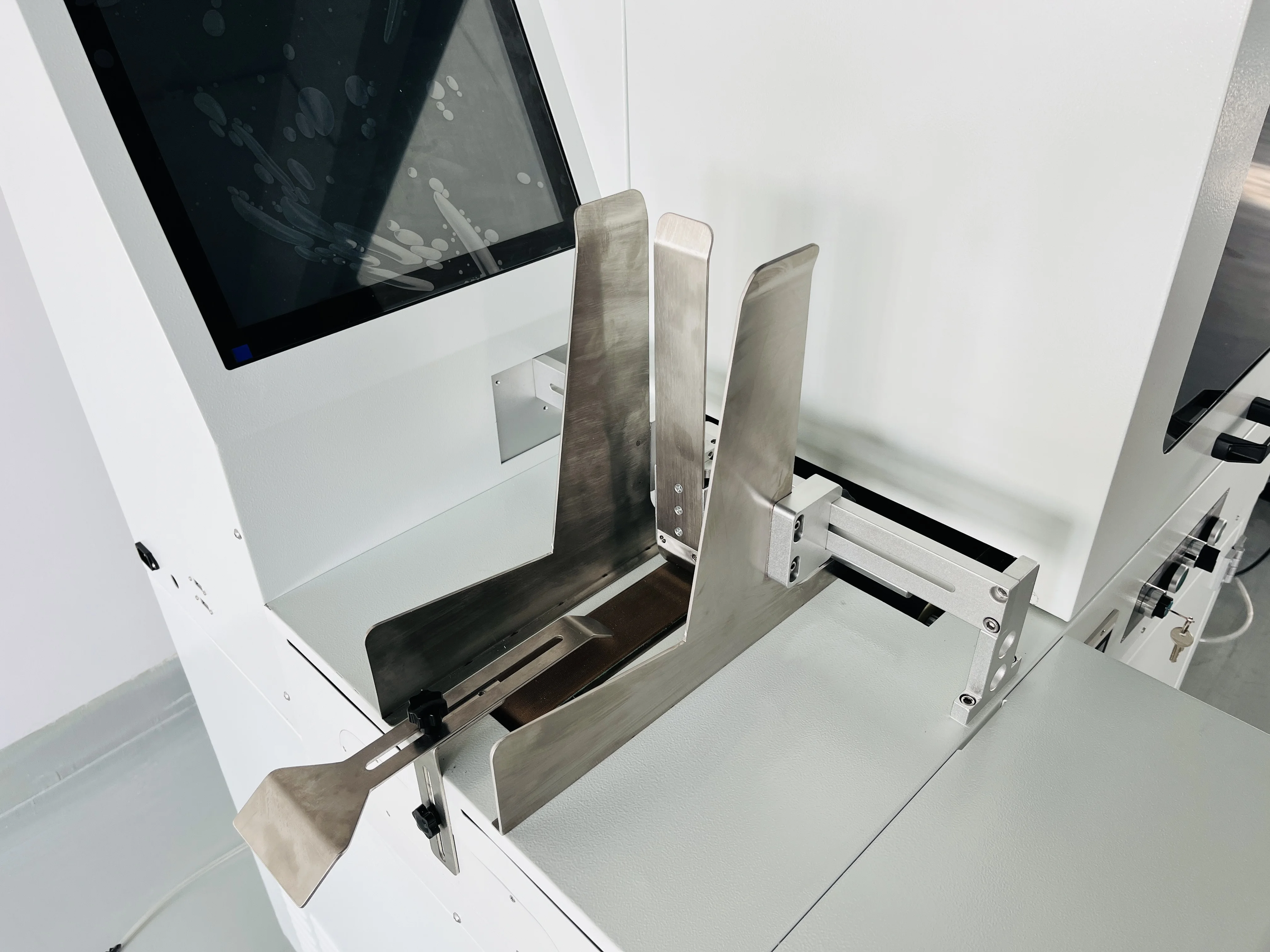 Picture 3: Fully Automatic Digital Printing Machine for Paper Fans Postcards