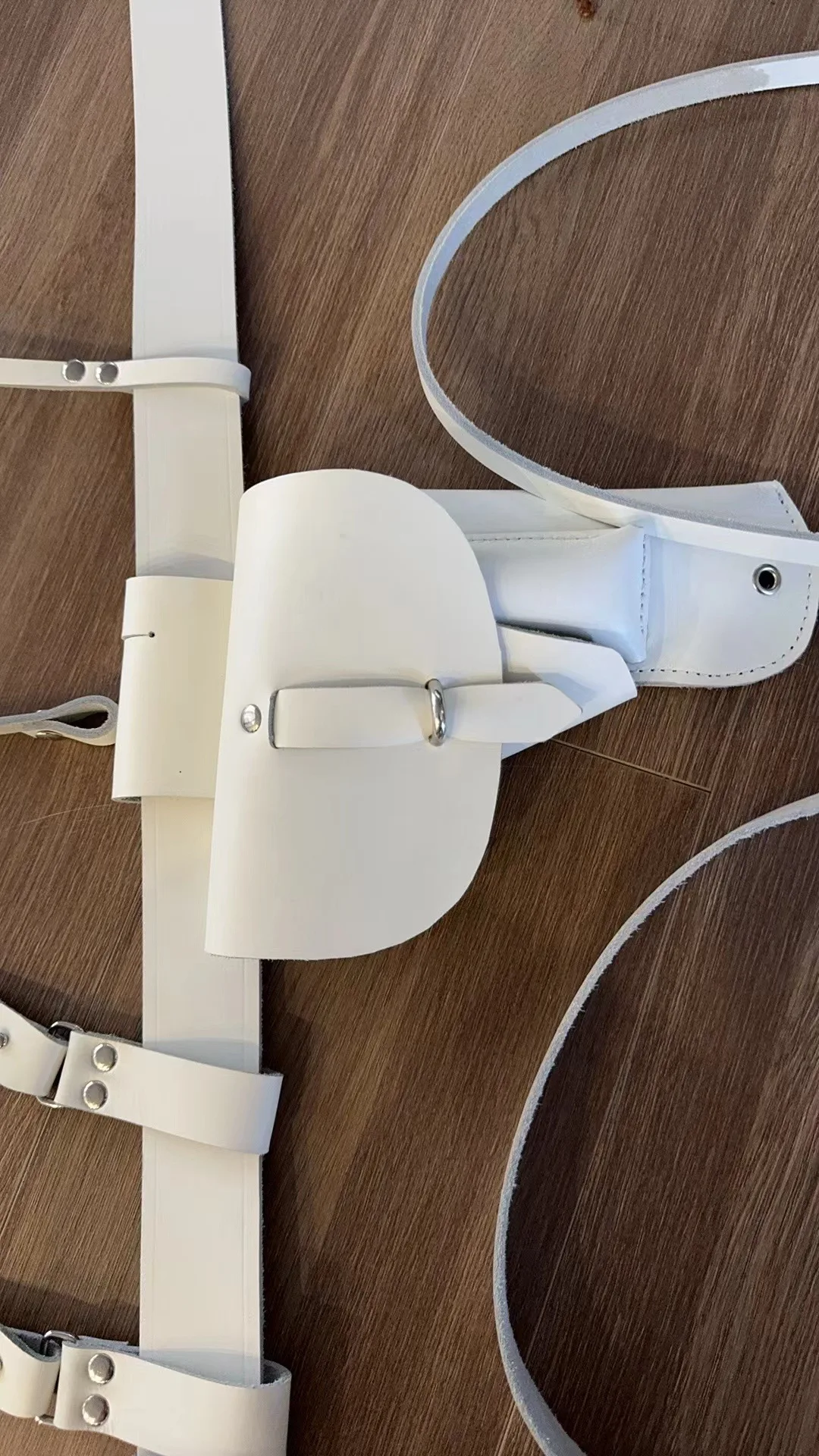 Protezioni per le gambe in vera pelle Protezioni per il gomito Cintura per prestazioni cerimoniali Fondina da allenamento in pelle di vacchetta