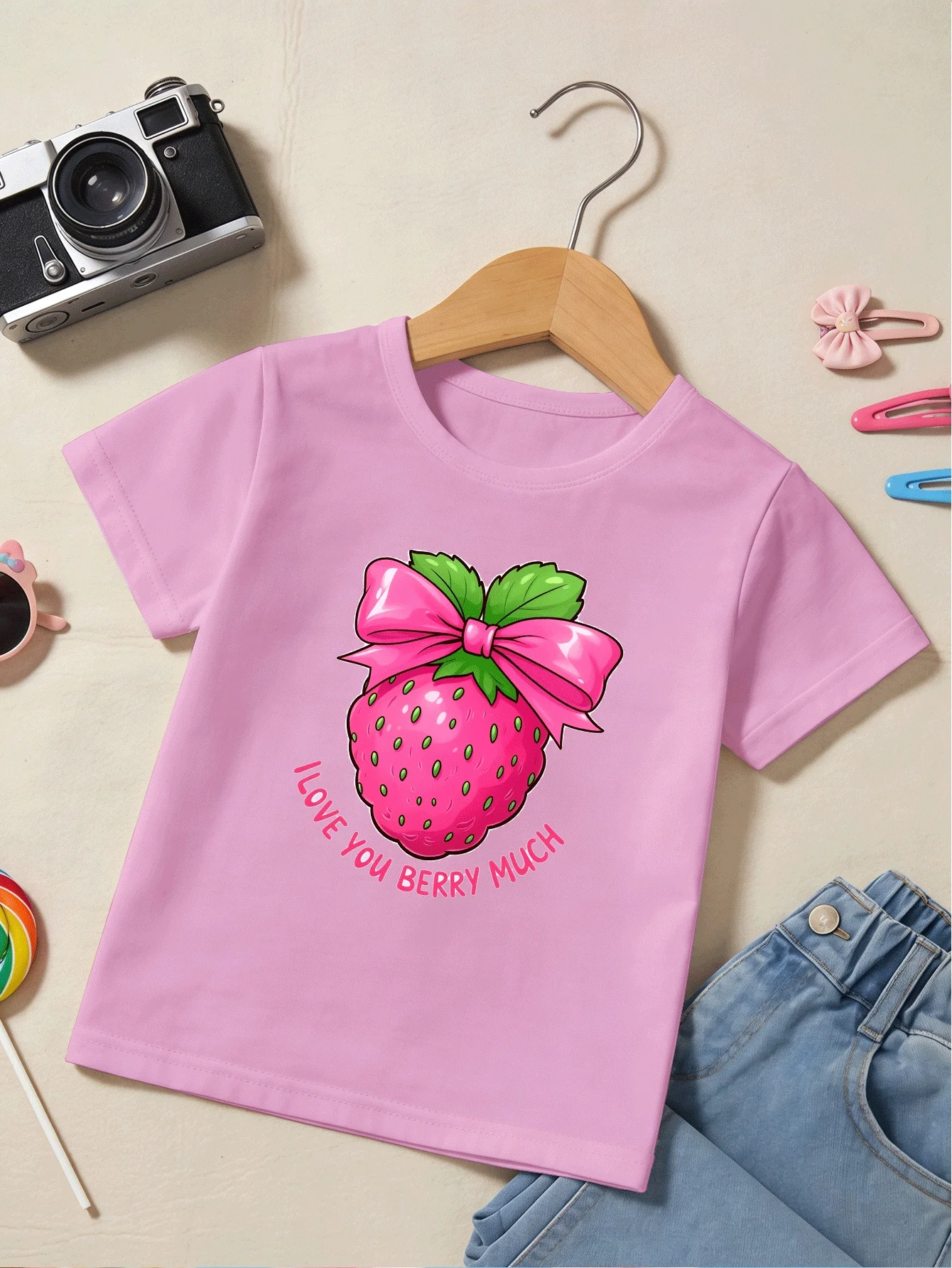 Sweet Bow Strawberry Letter Print Family Matching T Shirt Boys Girls Tee Parent Child Casual Top Mom Dad Kid Summer Comfort Wear