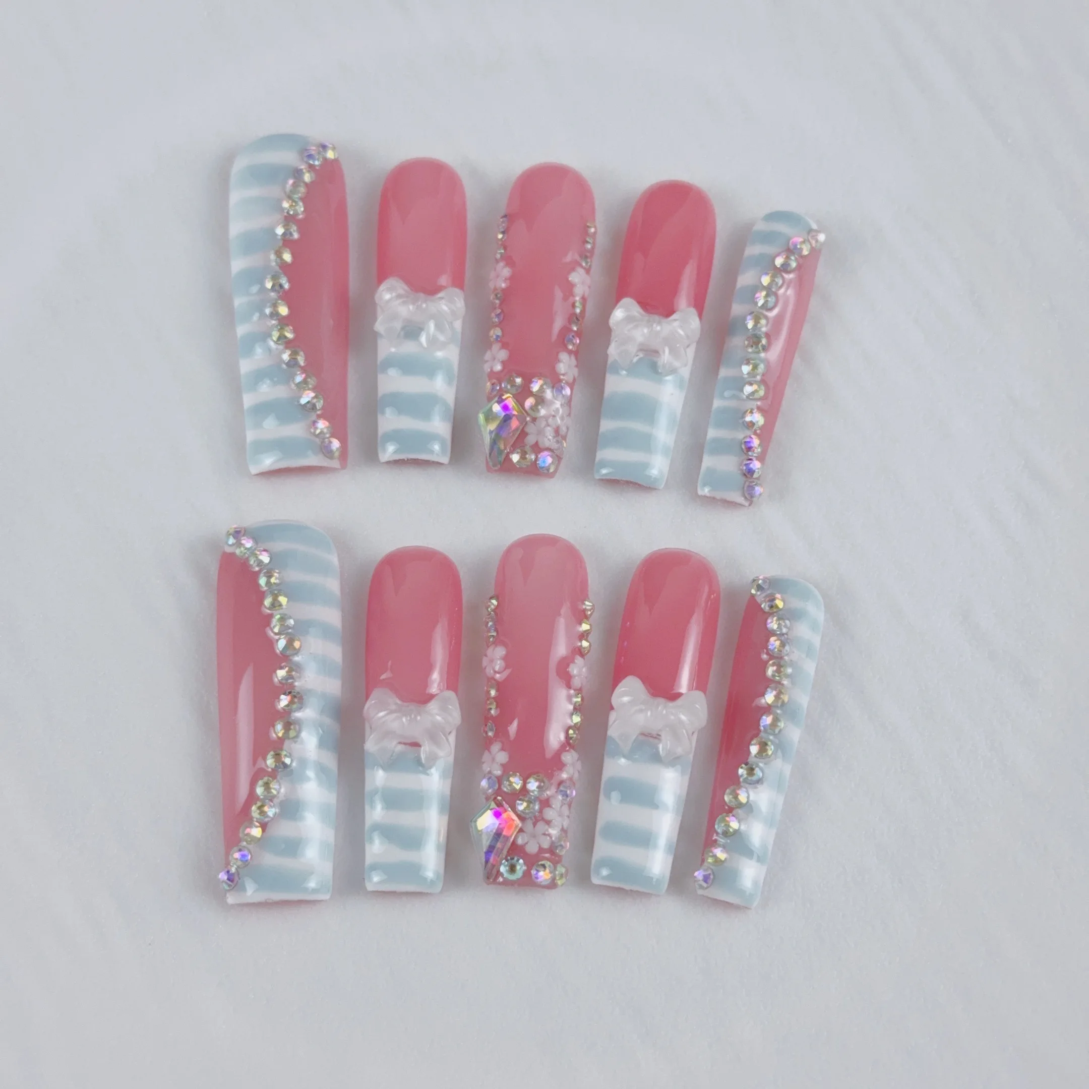 10個入り高級スタイルガールズバージョン、手描きのゼブラ柄、 - Nail Art Zebra のレビューと価格