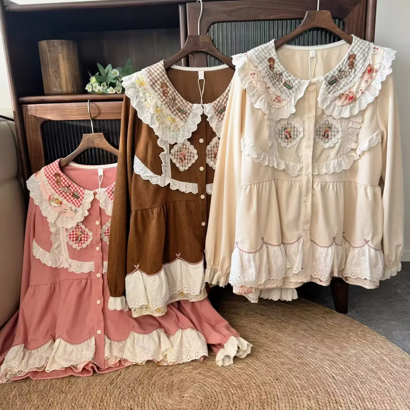 

Sweet Girl Corduroy Long-sleeved Shirt Autumn Winter Lace Retro Loose Kawaii Doll Shirt Top Womens Blouse