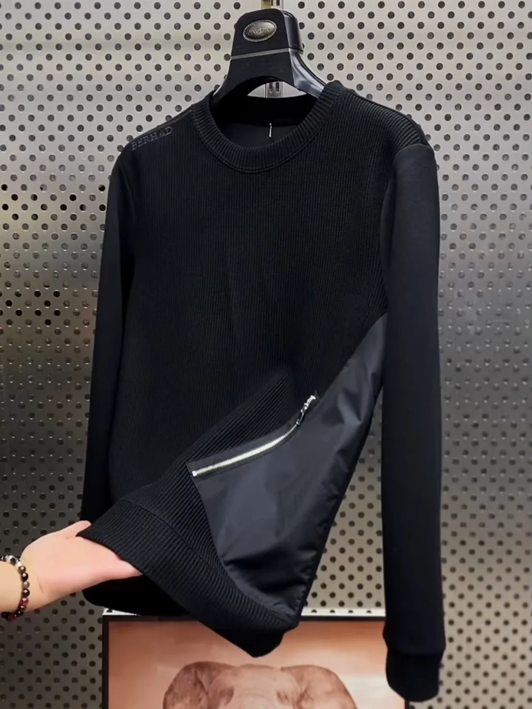 

Мужская толстовка-худи Sli Round Ne T-shirt: Новинка Весна-Осень, Модный тренд, Легкий вес, Ощущение роскоши, Индивидуальный стиль
