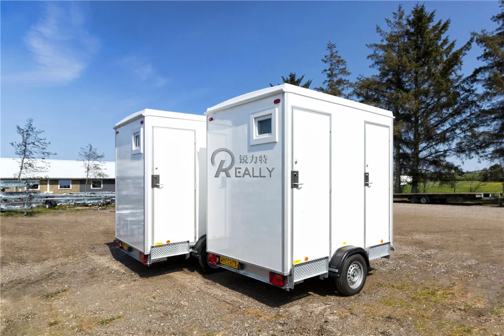 Remorque de toilette mobile avec douche, toilettes portables, salle principale mobile, caravane, économique, 2 stations