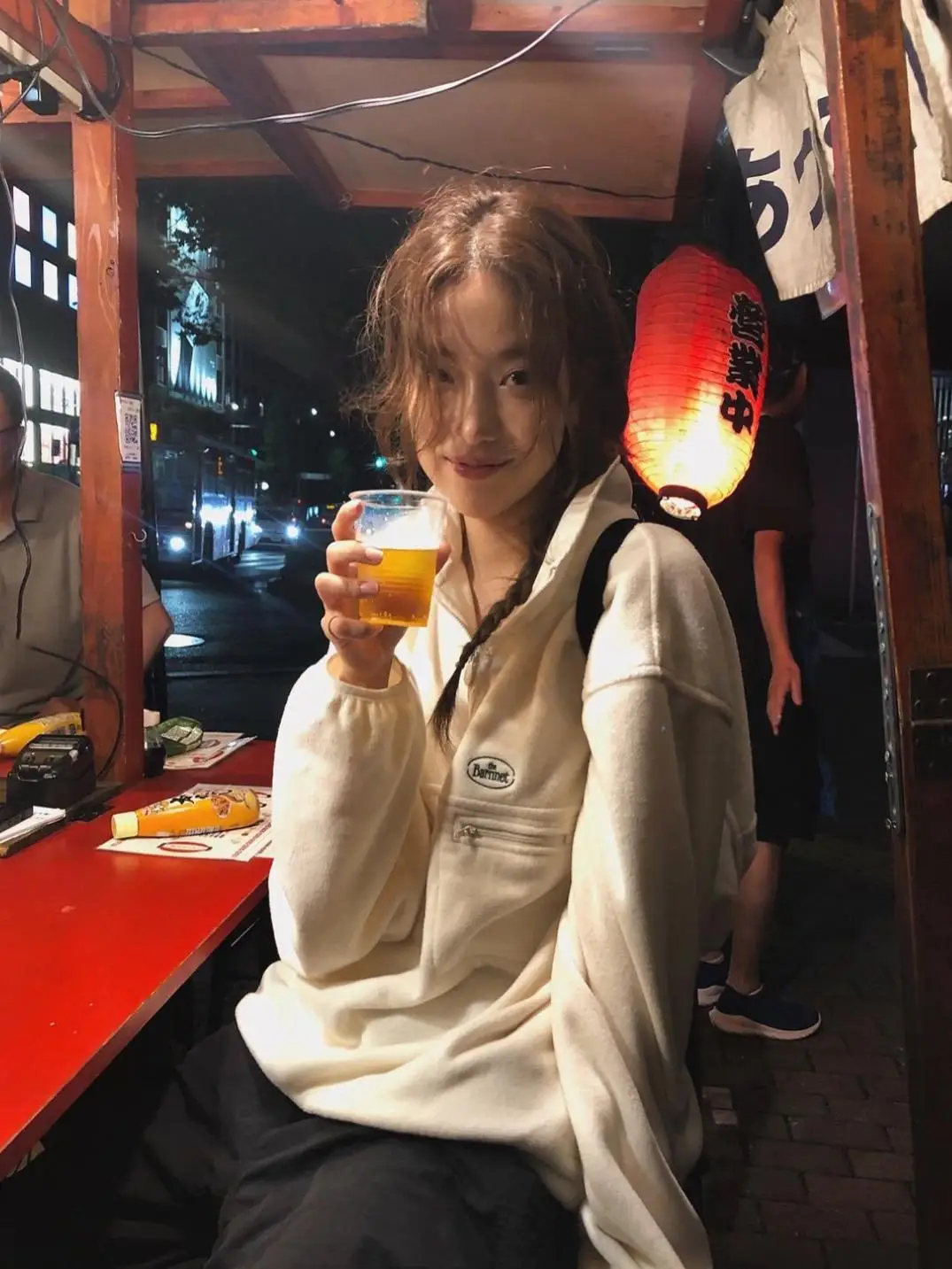 هودي بأكمام طويلة مع تطريز حروف، ملابس خارجية فضفاضة للنساء بأسلوب الشارع، مصنوعة من ألياف البوليستر بقصة مستقيمة #4