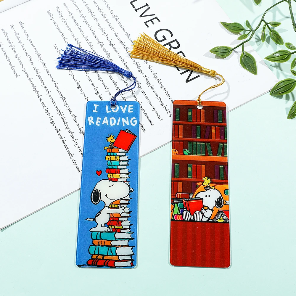 1 unidade Marcador de Livro de Acrílico Snoopy Fofo com Borla para Coleção de Fãs de Anime, Presente de Feriado, Marcador de Leitura, Papelaria