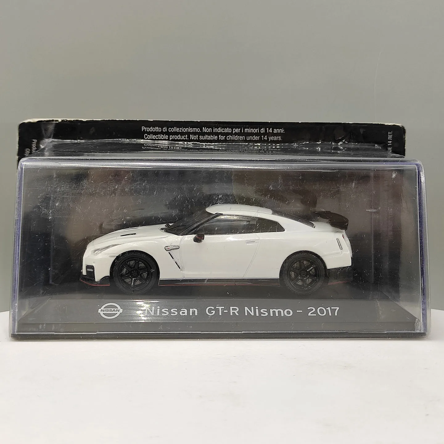 modele-de-voiture-en-alliage-diecast-a-l'echelle-1-43-gt-r-2017
