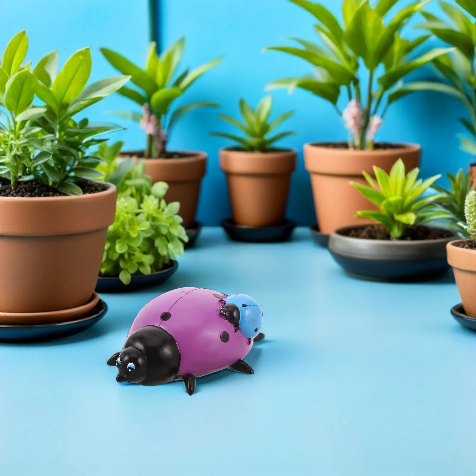 Outdoor Hide A Key Weatherproof Key Hider Resin Ladybug Statue Secure Garden Yard Decorative Safe Storage Box Ladybug Home Decor