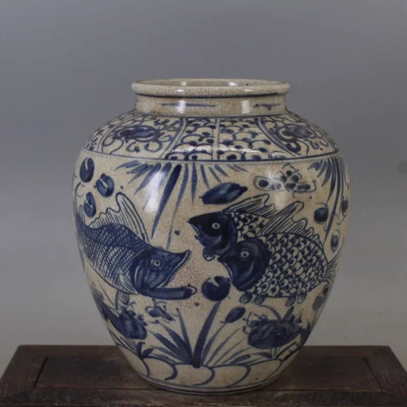 Jingdezhen handmade hand-painted flower fish algae patterned jar antique porcelain decoration