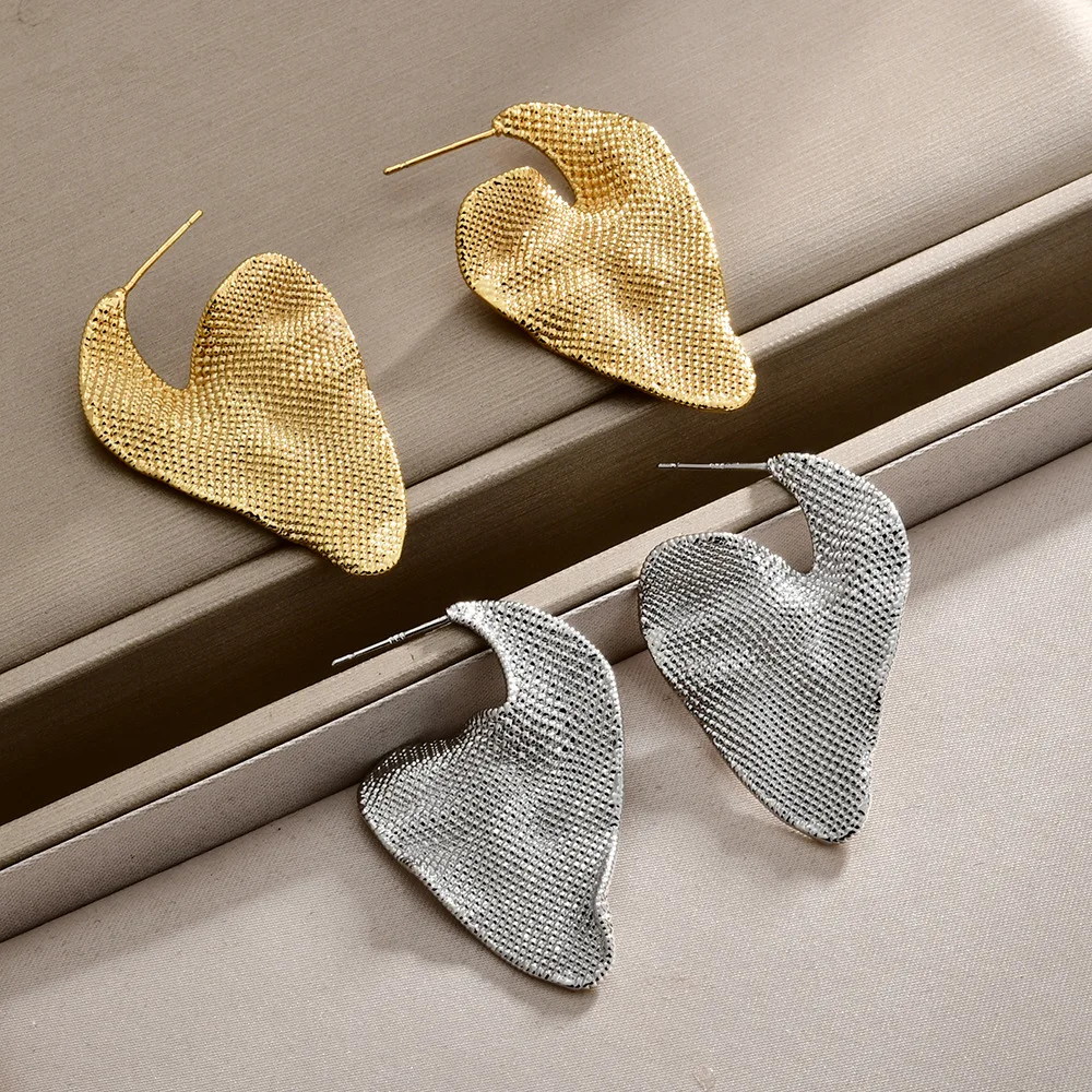 

Exaggerated Multiple Folds Leaves Shaped Earrings Post for Women 2026 Fashionable Commuting Designer Metal Earrings Jewelry