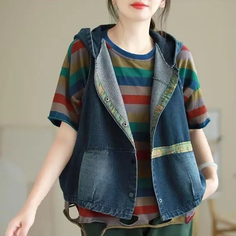 

Vintage short denim vest ladies Spring autumn Korean splicing hooded jeans Waistcoat Casual loose sleeveless jacket Female T451