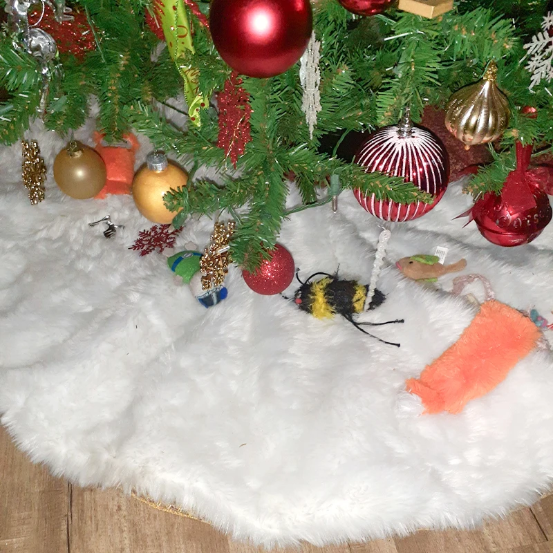 Thumbnail 4 - #20 Christmas Tree Skirts Comparison Guide