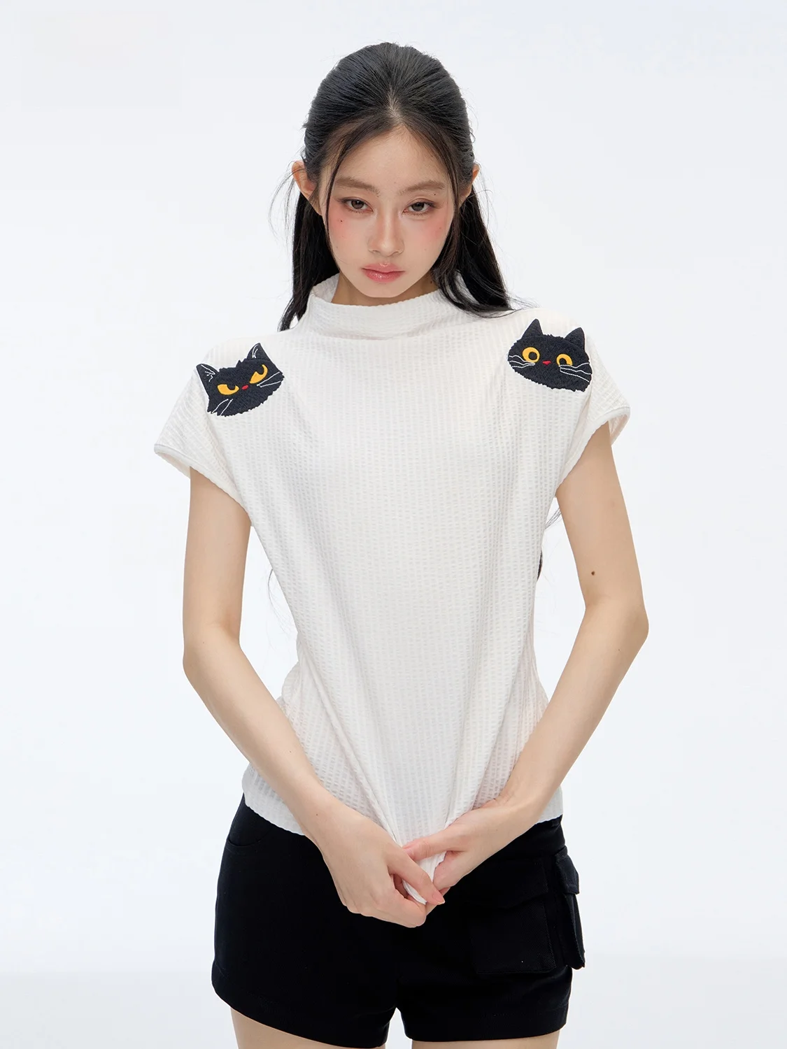 

Punch Summer Cute Embroidery Design High Ne ort Sve T-irt Women's Slim Fit Cotton Sweat Absorbing Casual Top