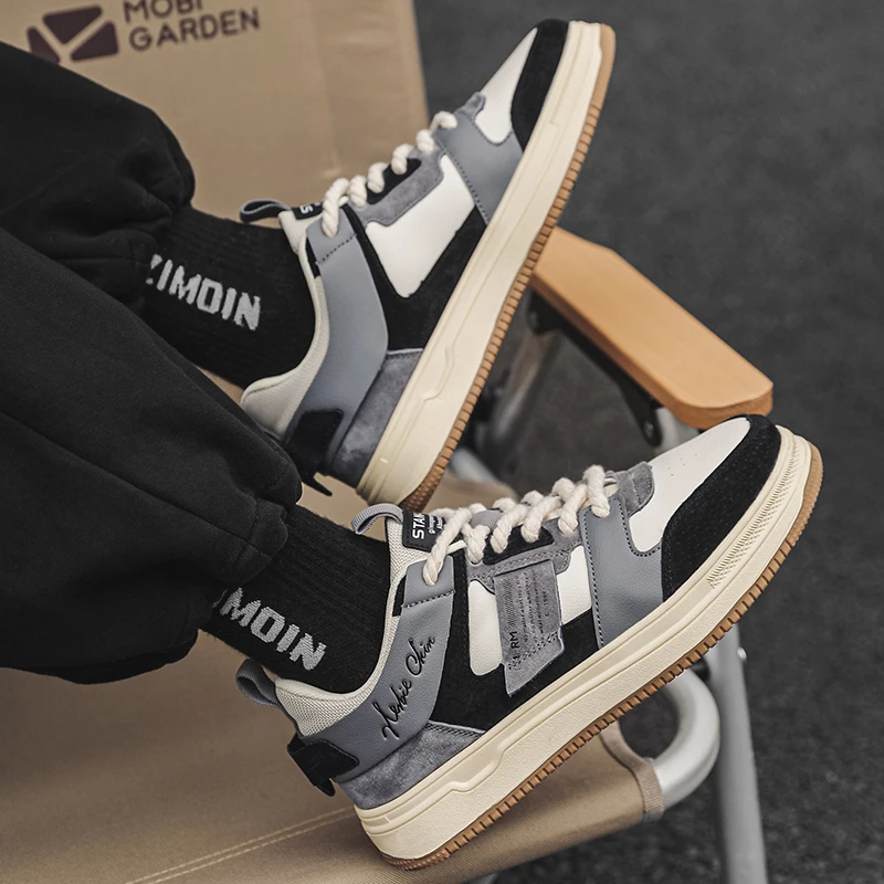 Scarpe da ginnastica da uomo nuove Scarpe da skateboard sportive casual alla moda Scarpe basse da jogging comode e traspiranti da esterno Scarpe da tennis maschili