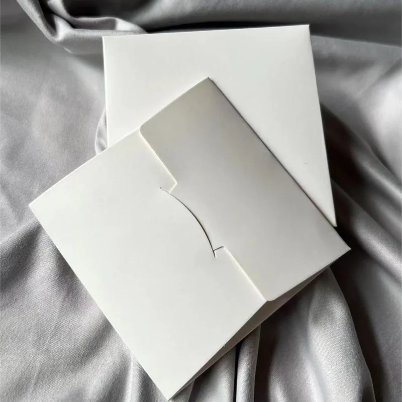 100pcs/lot Micro Suede White Silver Jewelry Polishing Cloths 8x8cm Each with White Envelope Paper Case Individual Packaging Logo