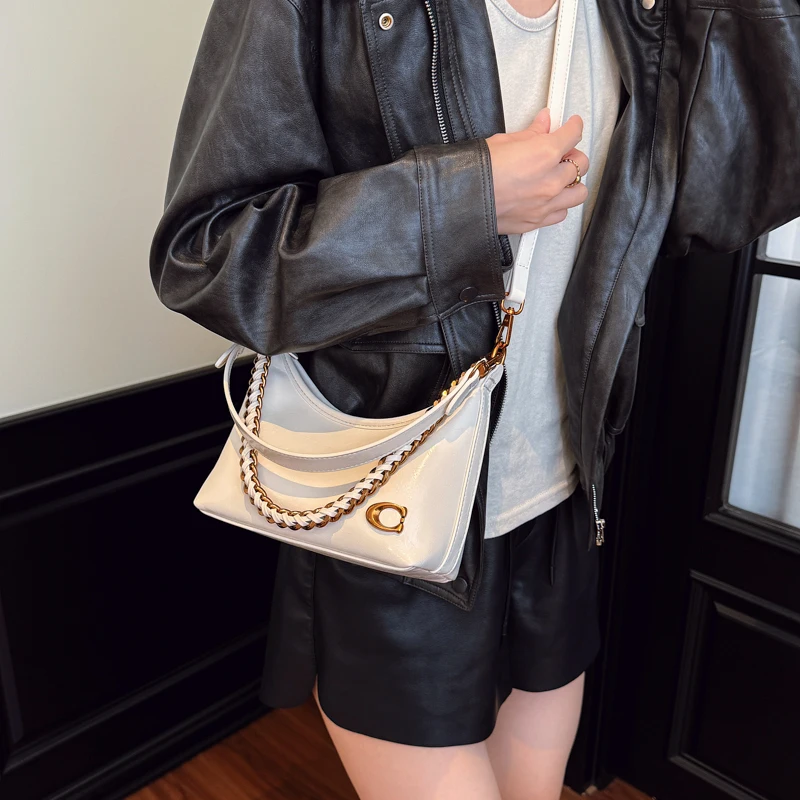 Chic Striped Tote Bag for Women, Unique Oversized Shoulder Bag, Versatile Crossbody Purse, Stylish & Spacious