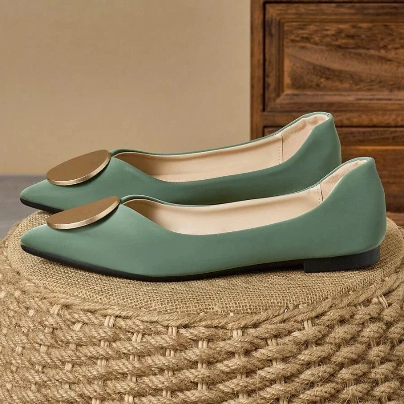 

Women's Fashion Metal Buckle Pointed Toe Flats Soft Leather Loafers Versatile Slip-On Flats For 4 Seasons Suitable For Dress