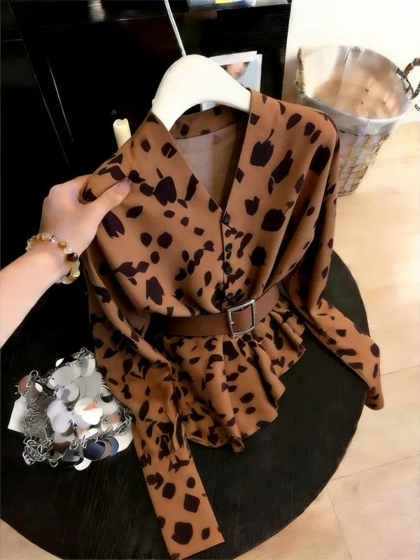 

Ретро-американская женская блузка с леопардовым принтом, V-образным вырезом и длинными рукавами, с эффектом утяжки талии, модная, весна 2026, новая модель, повседневная, свободного кроя