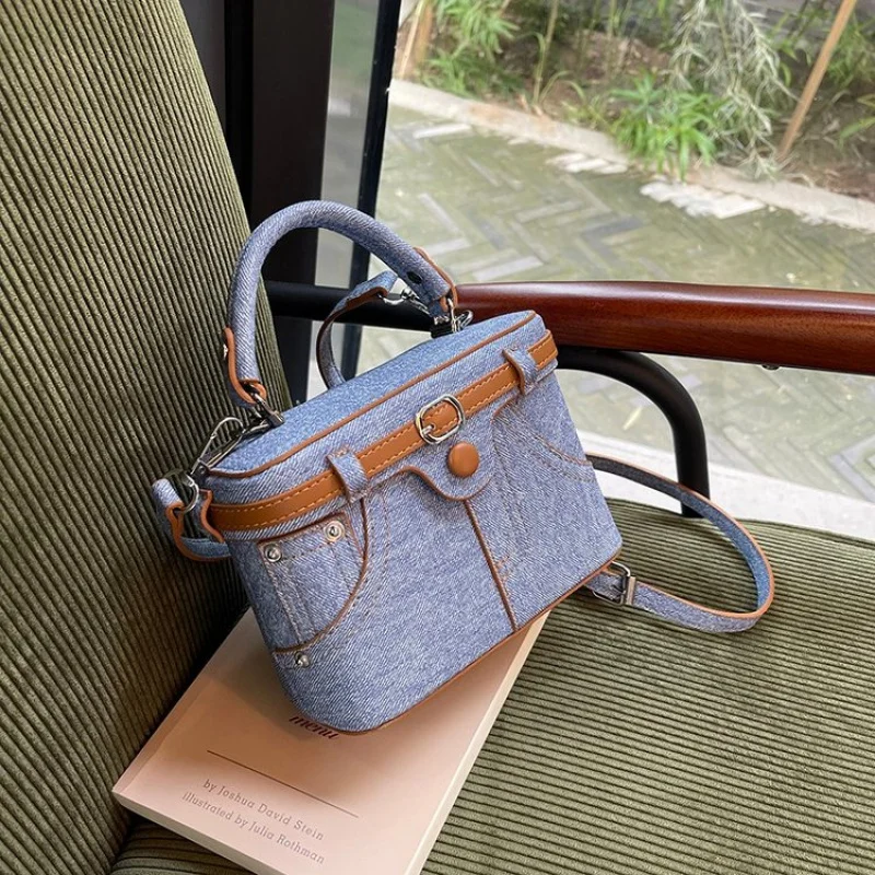 

Trendy Fashionable Messenger Bag Women High-End Minimalist Casual Business With Letter Logo Elegant Leather