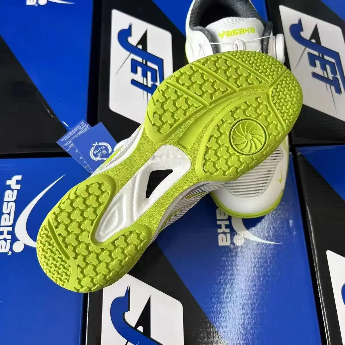 Summer hot sale Breathable and comfortable Lightweight wearable Professional badminton shoes Casual table tennis shoes Very good