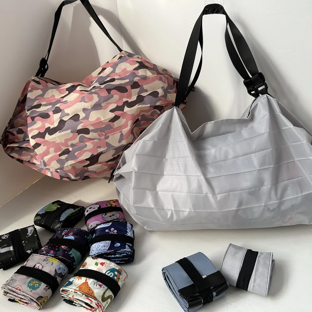 

Fashionable High End Foldable Grocery Bag Recycled Reusable Polyester Roll-up Travel Tote Bag Durable Lightweight Shoulder Bag