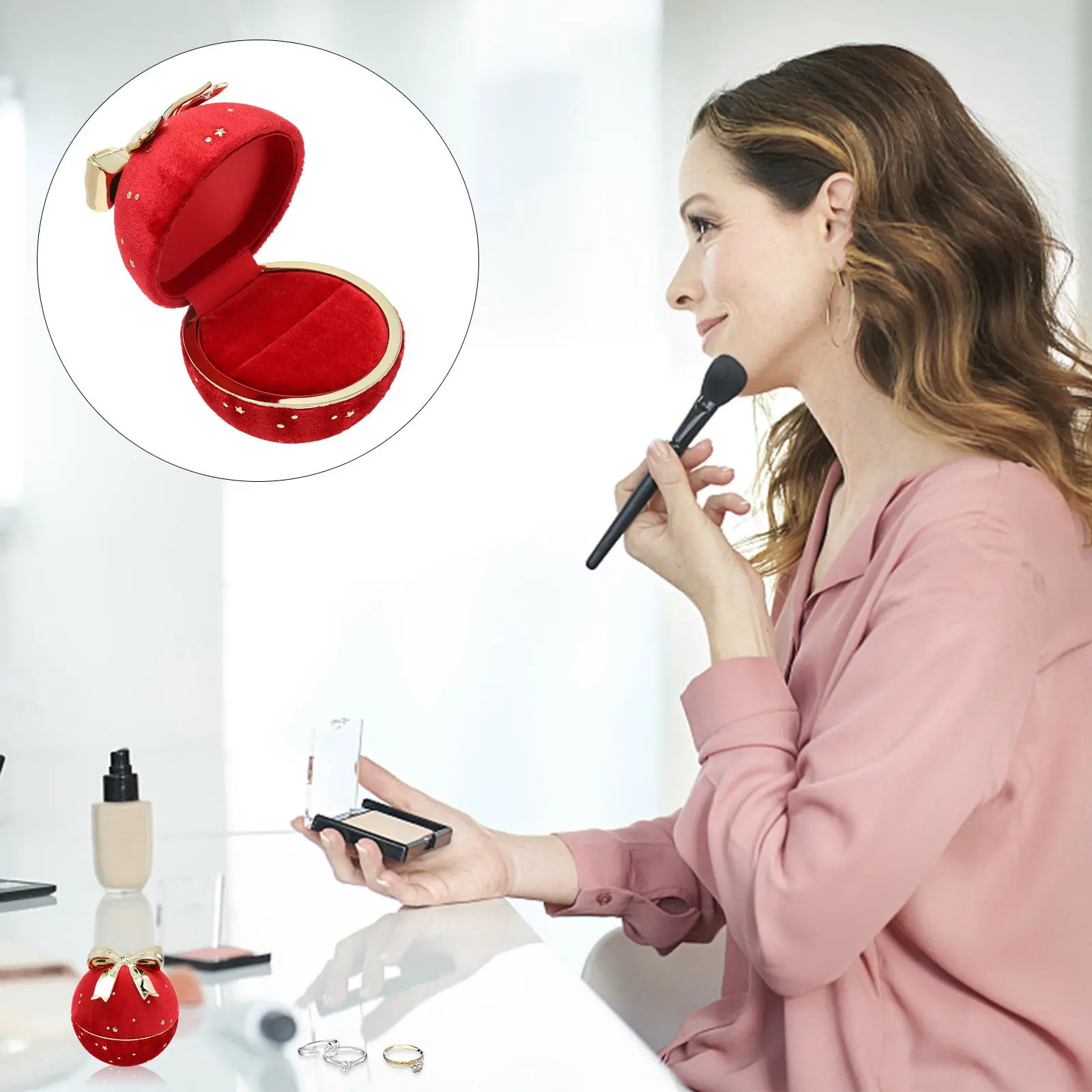 

Премиальная шкатулка для украшений: компактный футляр с вельветовой подкладкой для хранения обручальных колец, серег и колье, идеально подходит для свадьбы и помолвки.