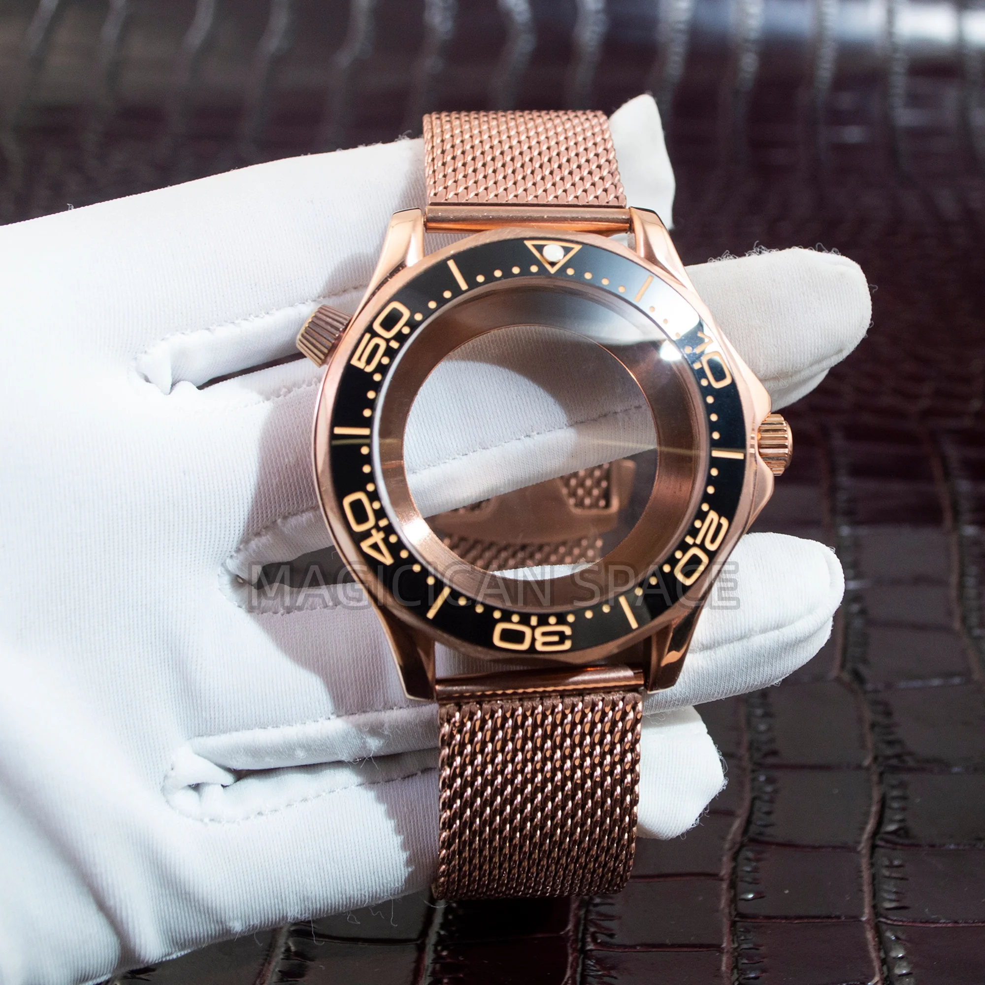 

Корпус часов NH35, 41 мм, нержавеющая сталь 316L, водонепроницаемость 10ATM, для Seamaster 300, механический механизм NH35/NH36, 20 мм, сетчатый ремешок Milan Mesh.