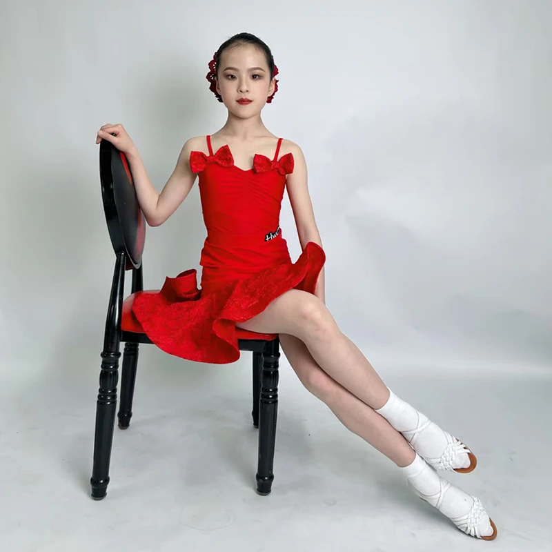 2025 라틴 댄스 의상 어린이 빨간 활 민소매 연습 세트 소녀 삼바 성능 착용 라틴 피쉬 본 스커트 세트 XH2587