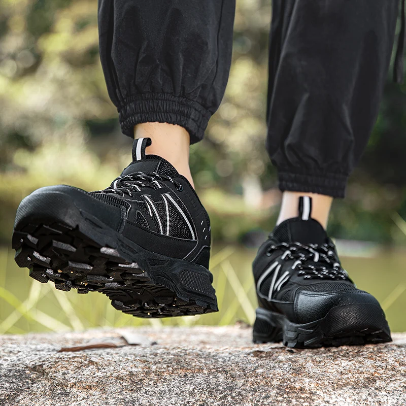 

46 47 Large size breathable outdoor hiking shoes men's non-slip wear-resistant hiking shoes lace-up mountain sports shoes
