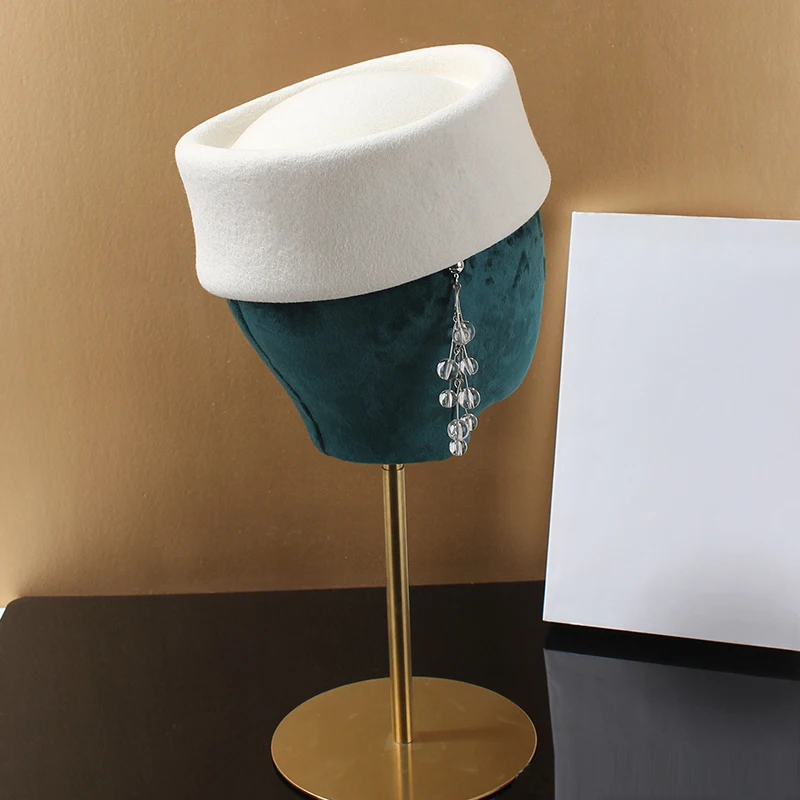 Britische Retro-Aristokratische Mode-Stewardess-Mütze aus Wolle für Damen, elegante französische kleine 54 cm Miniatur-Mütze – Detail 10