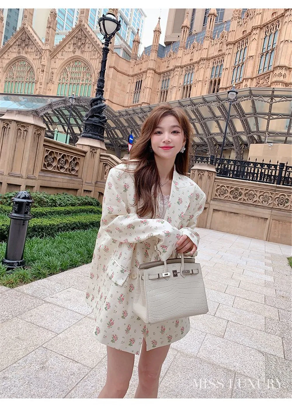 Korean niche retro custom floral long sleeved suit jacket A-line version slimming shoulder pad small suit 2024 Spring and Autumn