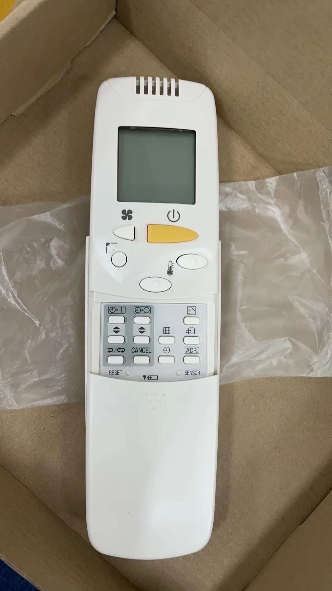 

TCB-AX21E2 Оригинальный многонастрочный беспроводной приемник сигналов CR-BH1AG-R WH-H1JE2 Блок дистанционного управления для коммерческого использования