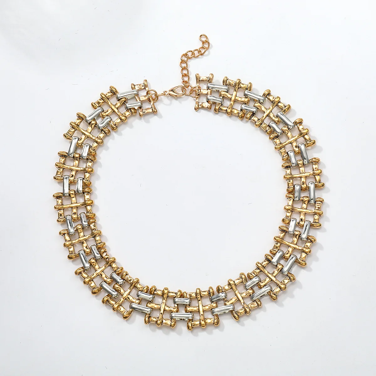 2026 Vintage Chunky Metall-Choker-Halskette für Damen, Persönlichkeits-Schmuck, Accessoires für Bankette und Partys – Detail 3