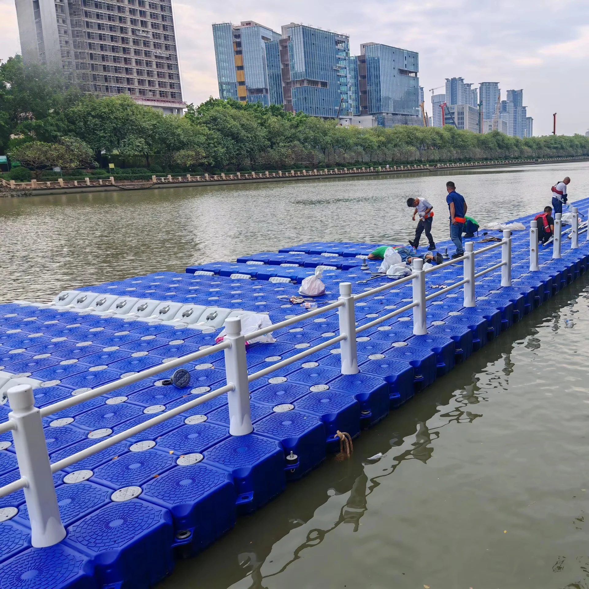 

HDPE 500*500*400mm Plastic Pontoon Cube Modular Floating Dock for Water Park