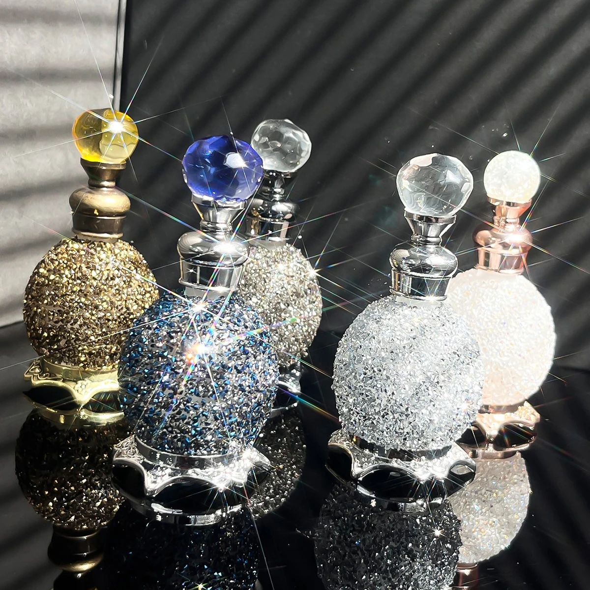 Botella decantadora de Perfume de 15ml, botella de Perfume de lujo con decoración de diamantes de imitación brillantes, botella dispensadora de aceite esencial cuentagotas