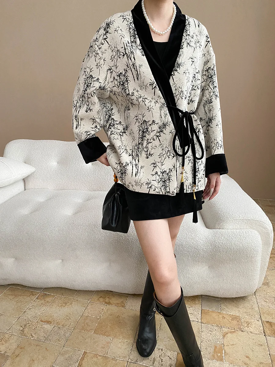 

Жаккардовая куртка в китайском стиле с диагональным воротником и кисточками на шнуровке