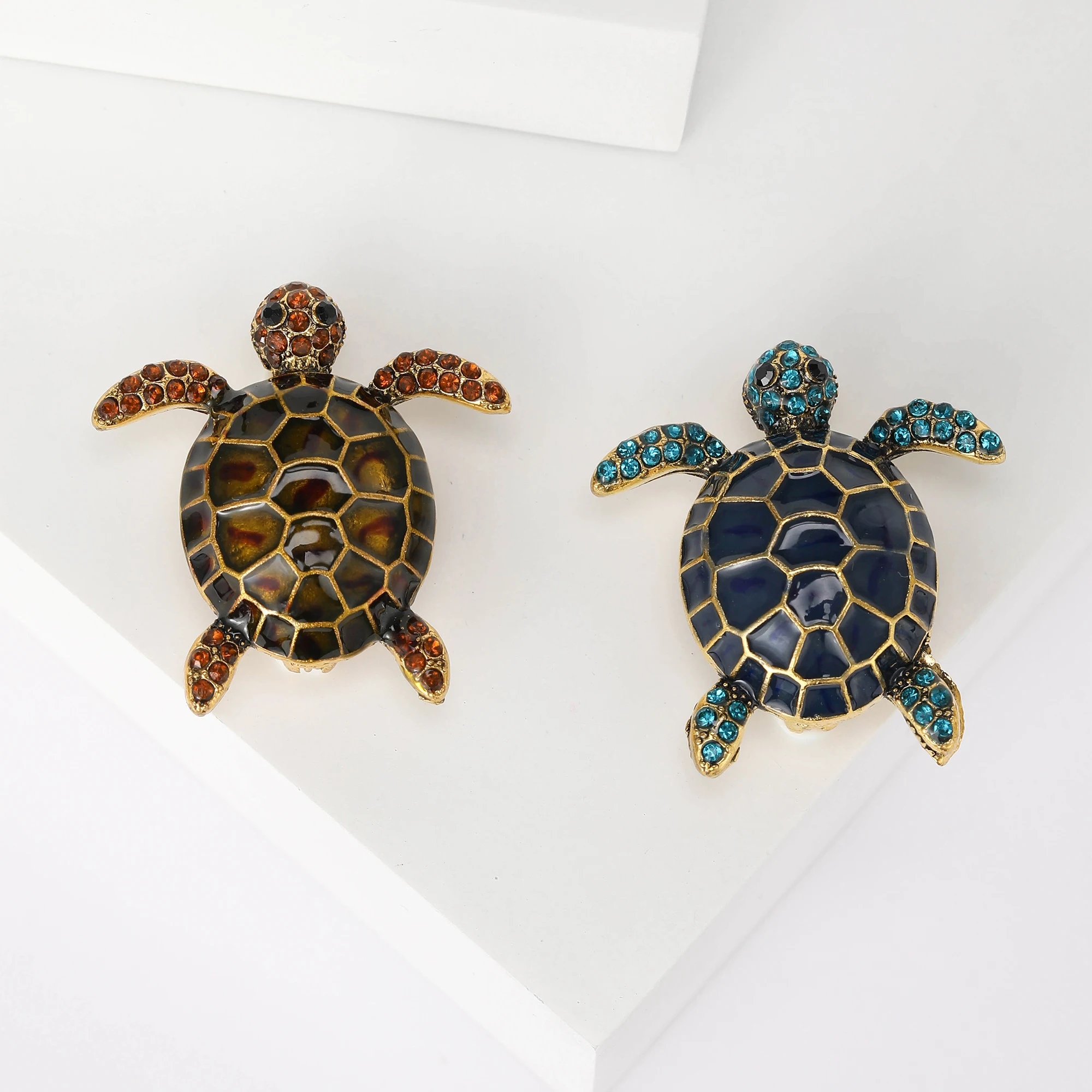 Vintage Small Turtle Brooches for Women Unisex Animal Pins 2-color Available Casual Party Accessories Gifts