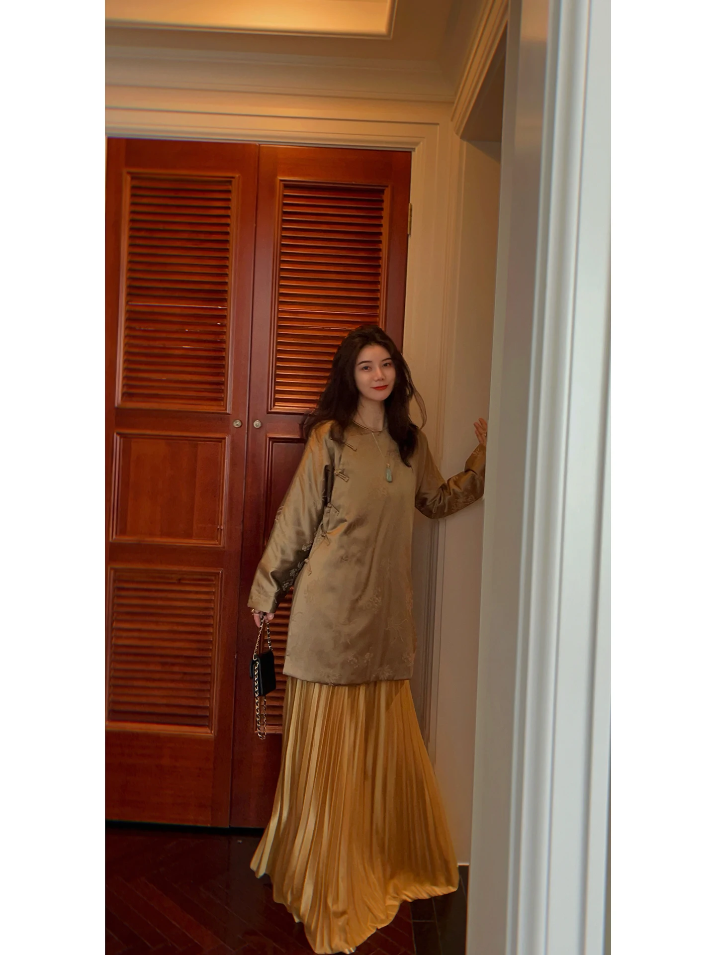 

New Chinese Sle National Trend Cotton Jaet Satin Embroidery Retro round Collar Buttoned Extended Cotton Padded Autumn Winter