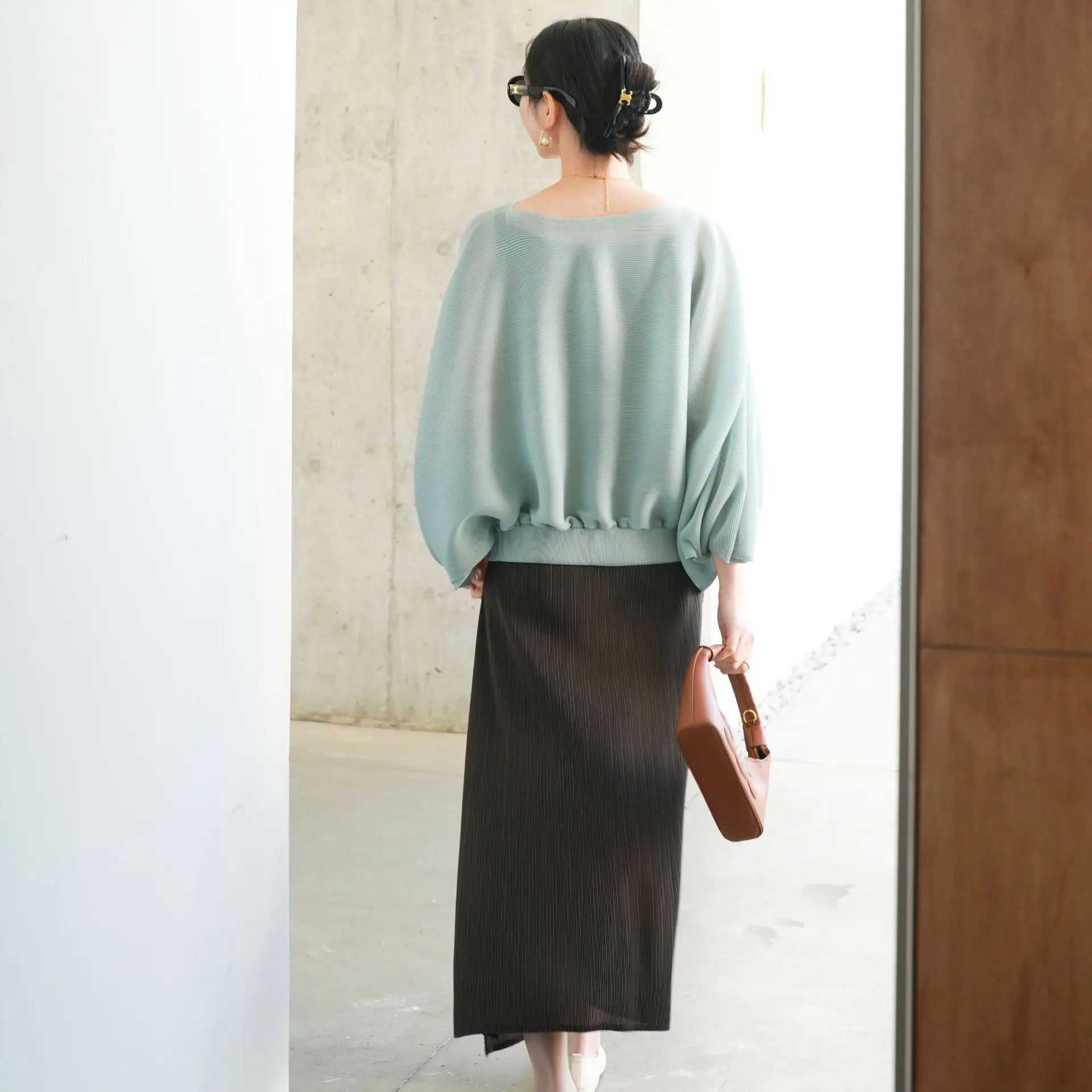 Miyake Early Autumn New High-end Pleated Temperament Pleat Elegant Loose Bat Sleeve Fashion Comfortable Casual Top Sweater