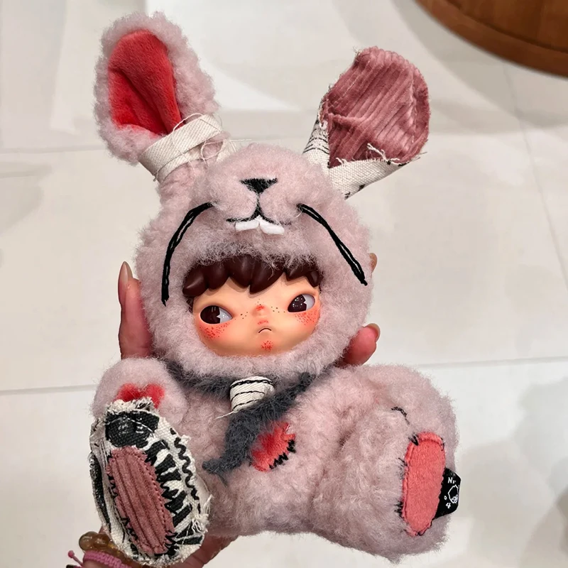 

Коллекционная плюшевая кукла Pop Mart Little Wild Hare (23 см) в закрытой упаковке, декоративный кулон, подарочная коробка-сюрприз, в наличии