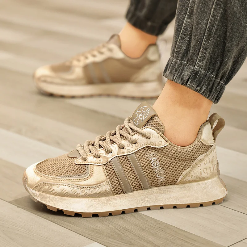 

Новая весенняя мужская спортивная обувь с толстой подошвой и сетчатой строчкой для удобной и универсальной молодежной повседневной обуви для папы