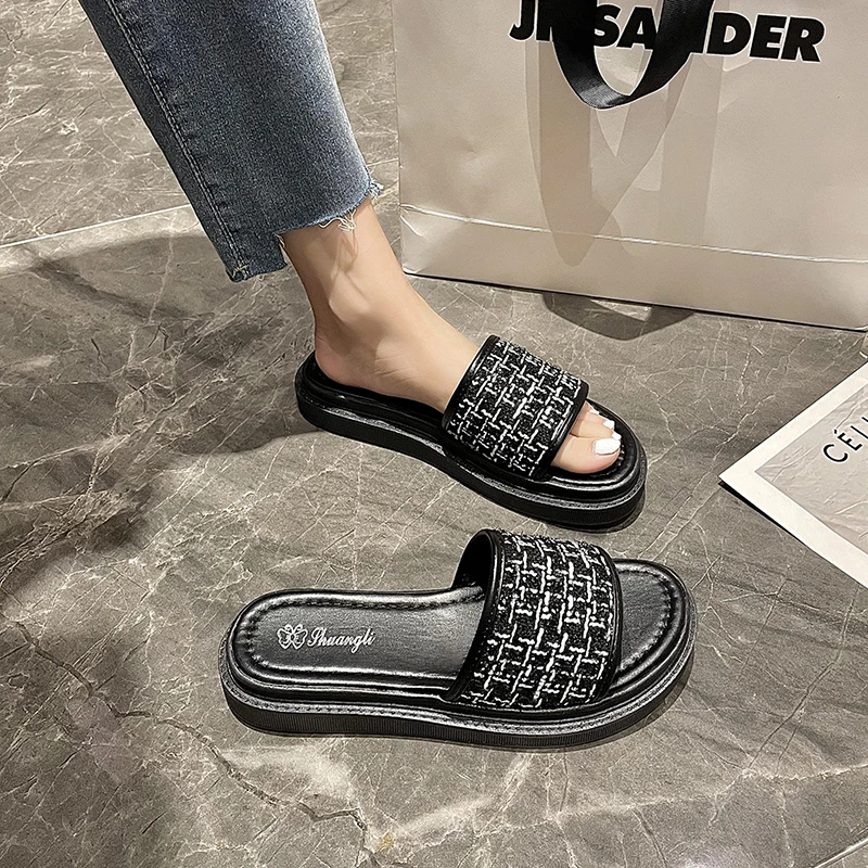 Summer Women\'s Luxury Brand Designer Sandals Thick Sole Non-Slip Home Casual Slippers White Women\'s Flip Flop Zapatos De Mujer