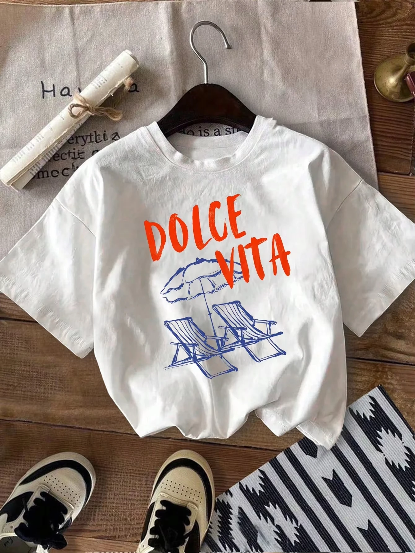 

Пляжные стулья с надписью Dolce Vita, креативный дизайн, с круглым вырезом, подходит для серфинга, пляжная футболка, лето-весна, женская футболка с короткими рукавами